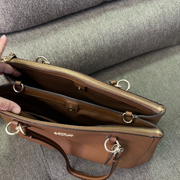 Nice Coach Purse in excellent condition, just missing the long strap. - Picture 6 of 7